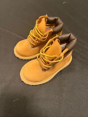 Timberland Kids Wheat Brown Lace-Up Padded Collar Boots